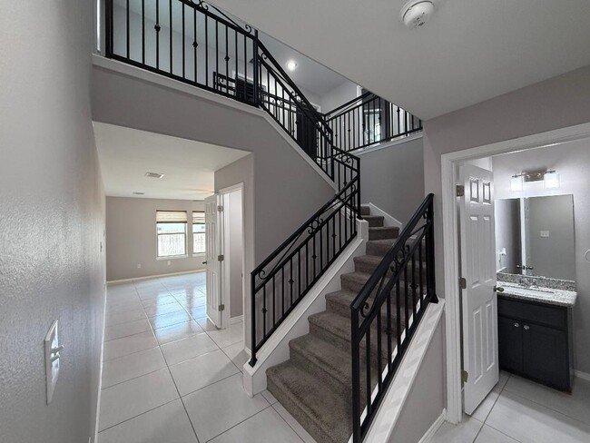 Building Photo - 5814 Doctorado Dr