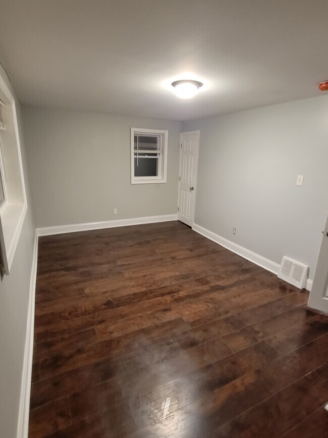 Bedroom - 8424 Fayette St