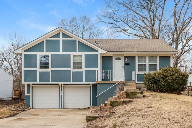 Building Photo - 902 Ridge Dr