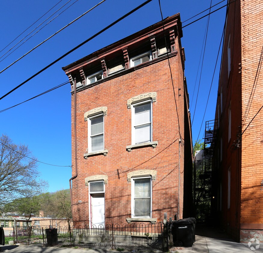 Foto principal - 2151 Loth St