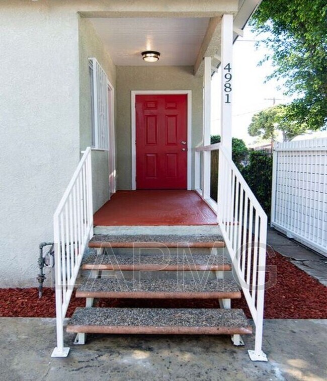 Foto del edificio - 4981 Ascot Ave