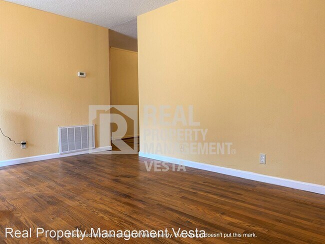 Building Photo - 3 br, 2 bath House - 4190 West Oak Dr