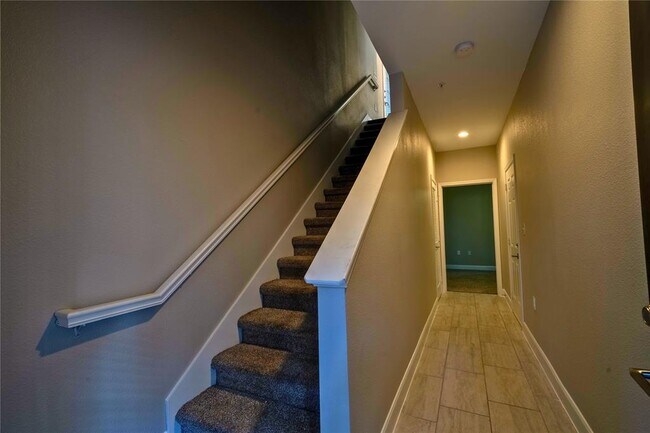 Foto del edificio - 15200 Memorial Dr