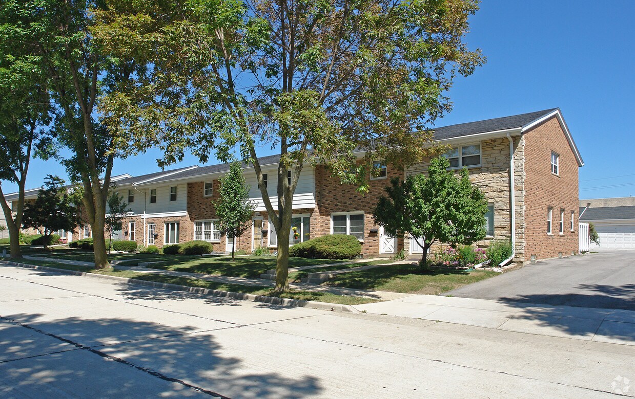 Foto principal - 5222-5310 Athens Ave