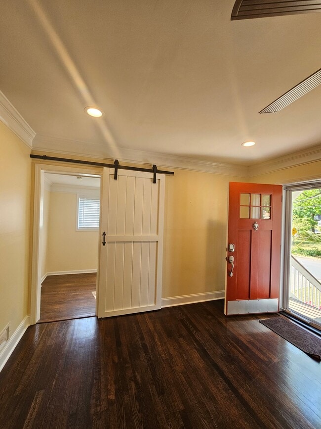 Photo - 276 Frasier St SE House