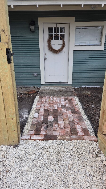 Building Photo - 843 Rigsby Ave