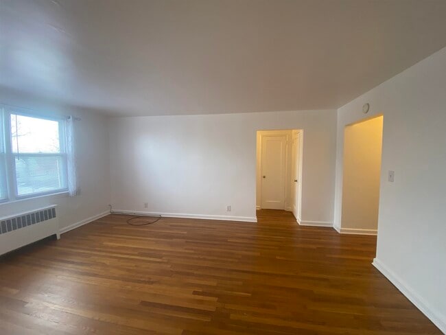 Building Photo - 965 Avenue C