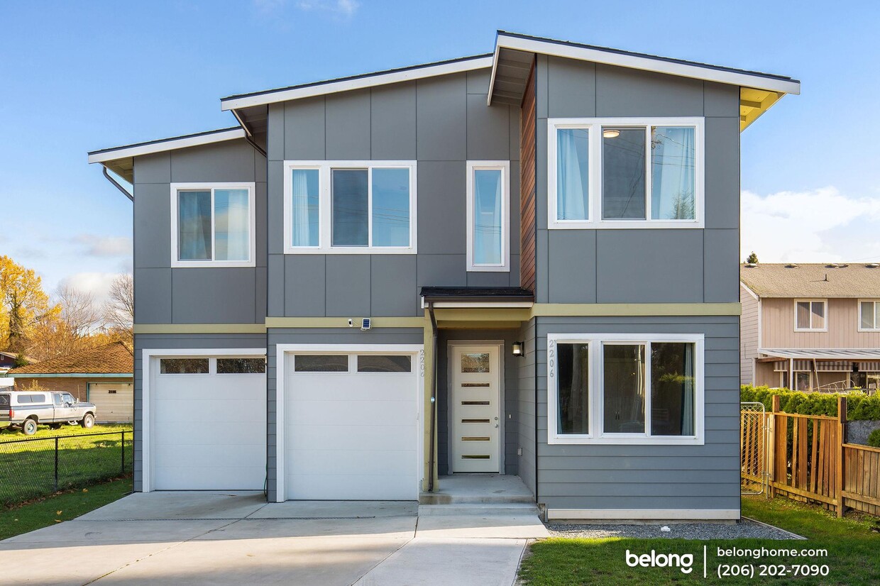 Foto principal - 2206 Talbot Rd S