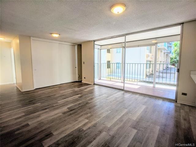 Building Photo - 2355 Ala Wai Blvd
