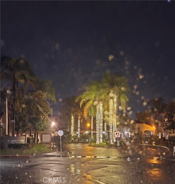 Building Photo - 2951 Vía Milano