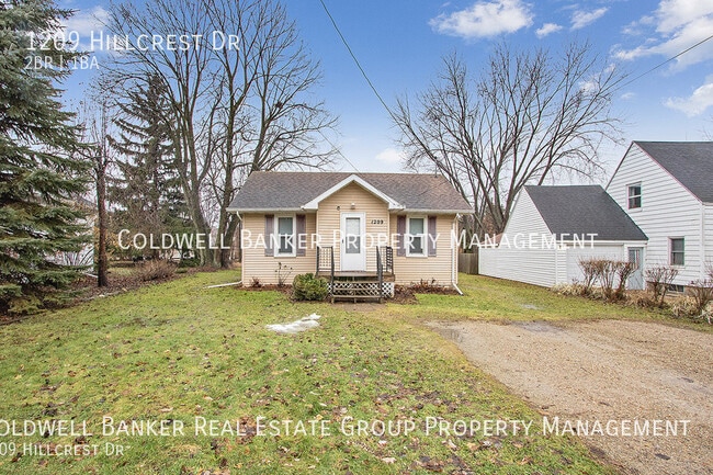 Building Photo - 1209 Hillcrest Drive, Kaukauna