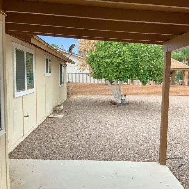 Building Photo - 7342 E Ed Rice Ave