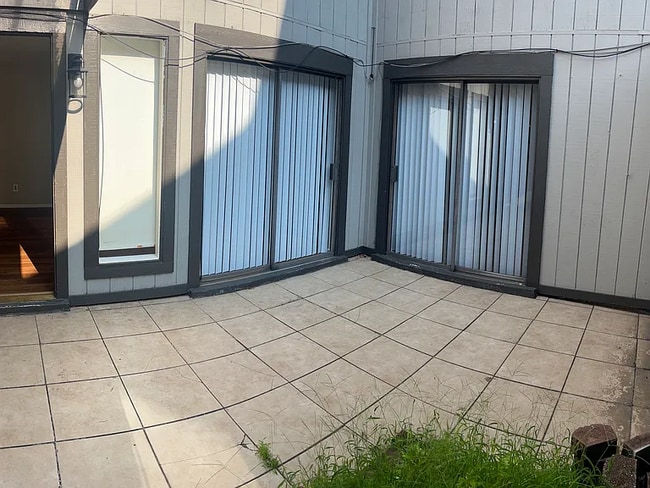 Foto del edificio - 3350 Altamont Rd