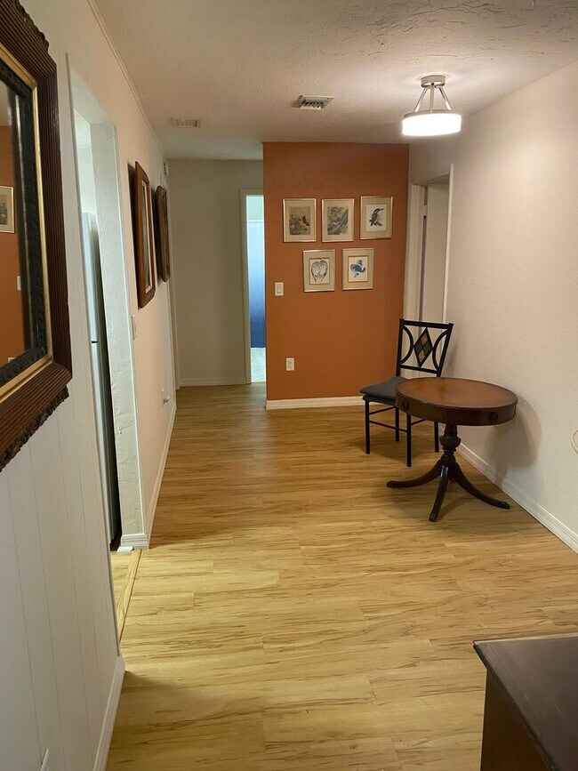 Foto del edificio - Beautiful 3Bed 2Bath Condo