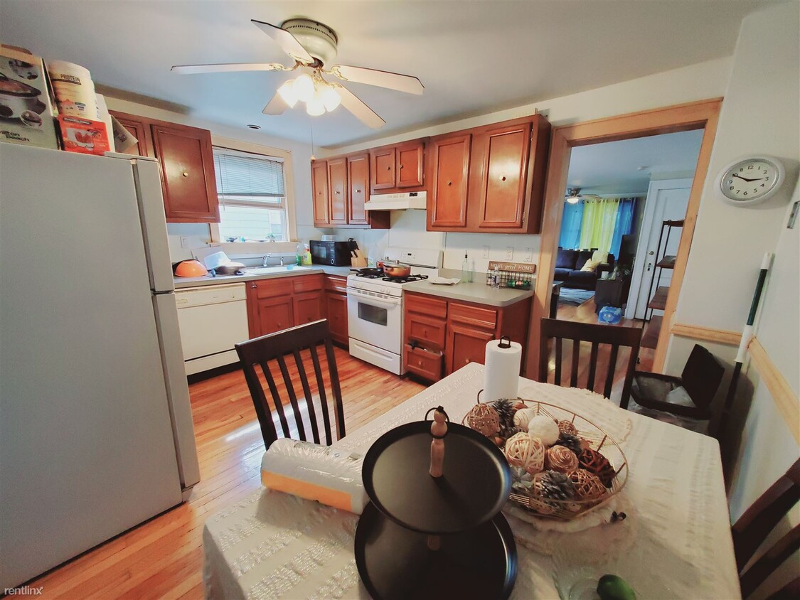 Primary Photo - 255 Knickerbocker Ave