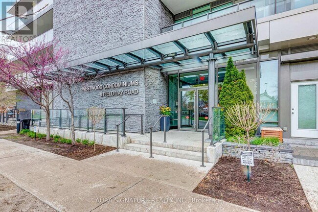 Photo du bâtiment - 8 Fieldway Rd