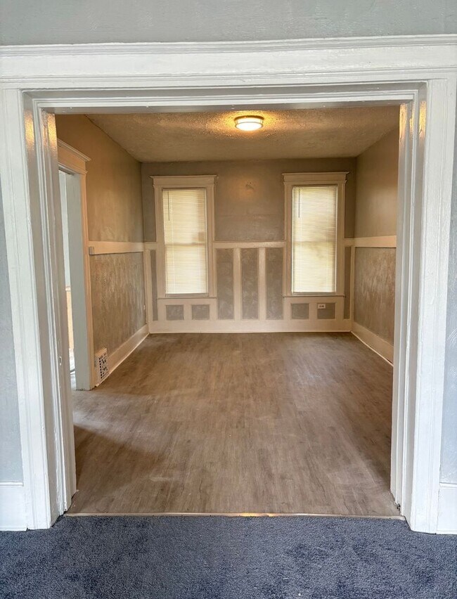 Building Photo - 668-70 PINGREE