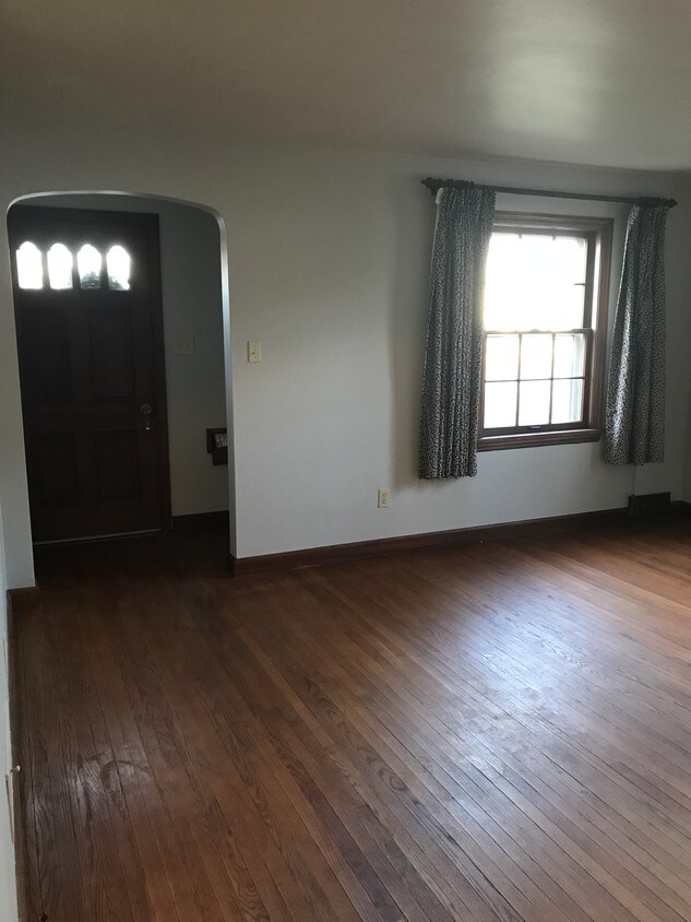Building Photo - 401 W Rudisill Blvd