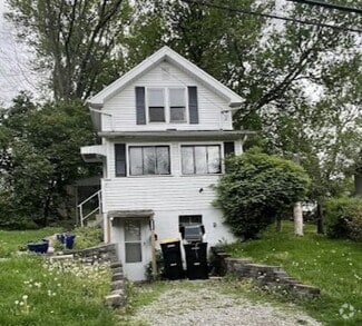 Building Photo - 2893 Hemlock St