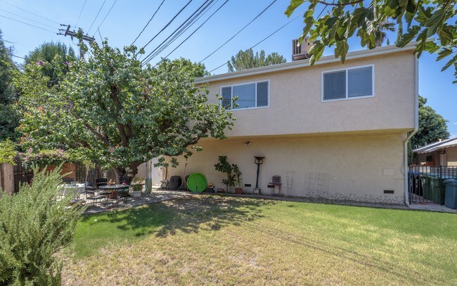 Building Photo - 5318 Alhama Dr