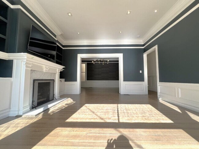 Building Photo - 1372 Green St