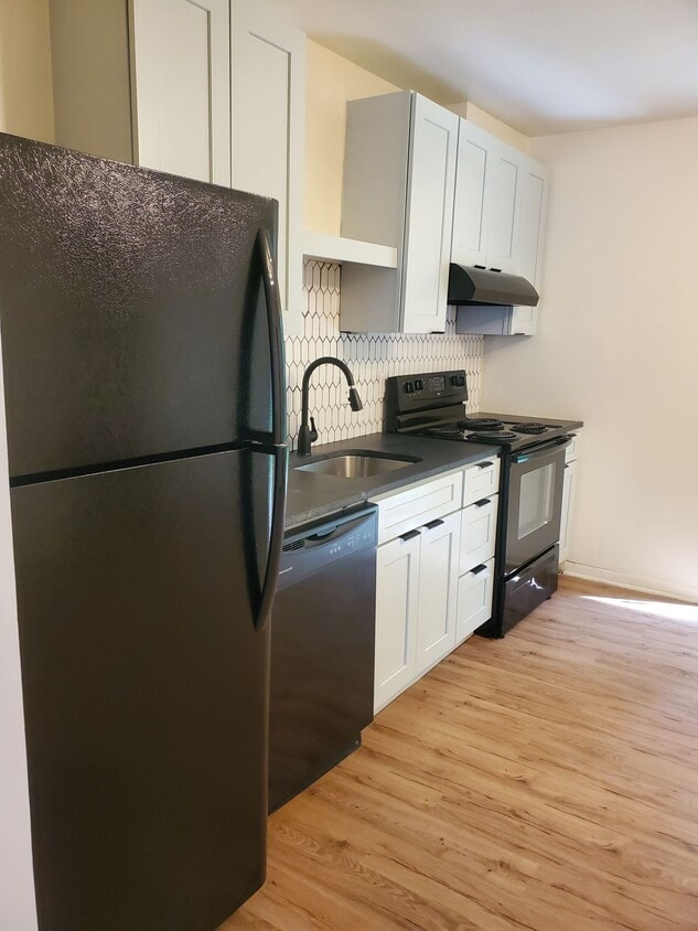 Building Photo - 1827 Charles Ct