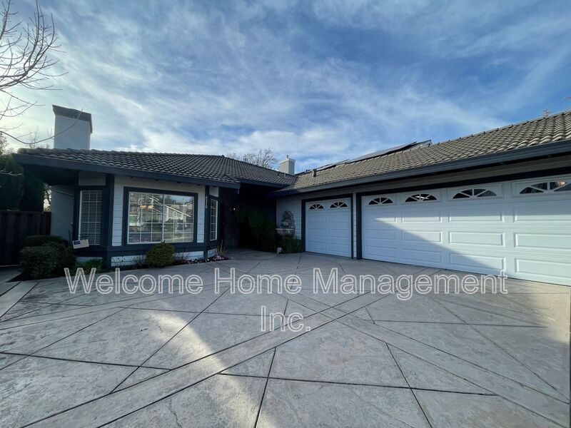 Primary Photo - 4310 Canyon Crest Rd W