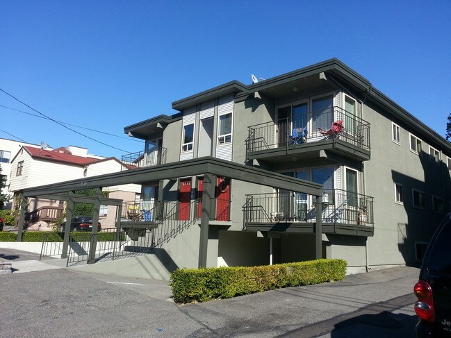 Building Photo - 11540 Greenwood Ave N
