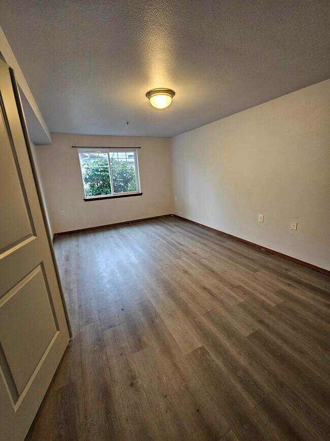 Building Photo - 11527 Highway 99