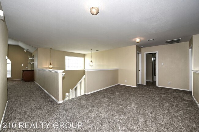 Building Photo - 5 br, 3.5 bath House - 25303 MESA RANCH