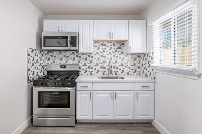 Foto del edificio - 6165 Coldwater Canyon Ave
