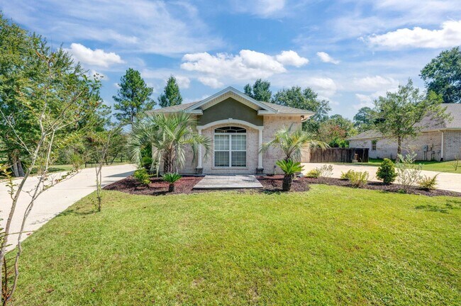 Building Photo - 106 Golf Course Dr
