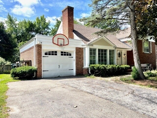 Primary Photo - 3207 Illinois Rd