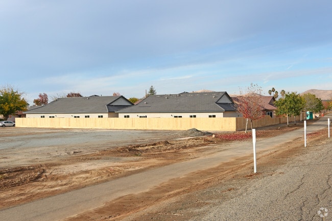 Building Photo - 562 N Fourth St