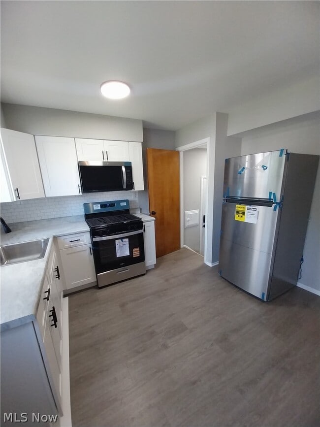 Foto del edificio - 4436 E 158th St