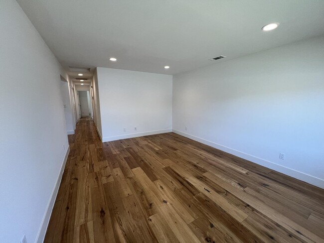 Building Photo - 1543 Higate Dr