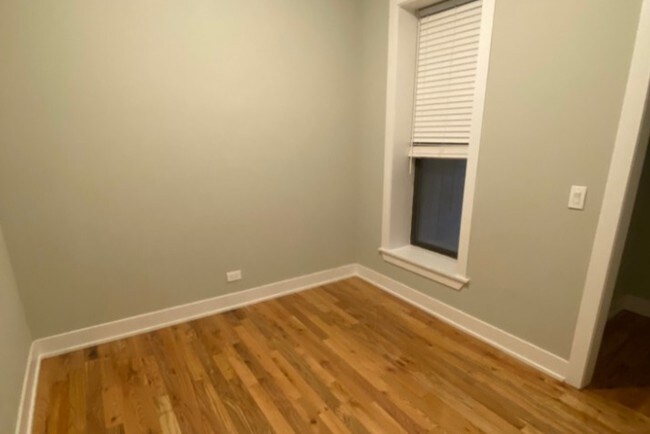 Foto del edificio - 641 W Oakdale Ave