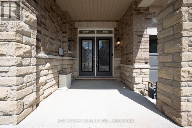 Photo du bâtiment - 28 Rougeview Park Crescent