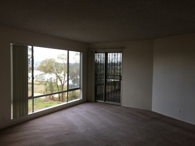 Foto del edificio - 2 Bedroom 2 Bathroom Single Story Condo, 3...