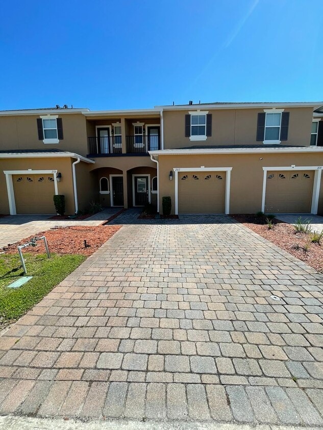 2 Bedroom, 2.5 Bathroom Townhome in Grande Champions - 2 Bedroom, 2.5 Bathroom Townhome in Grande Champions