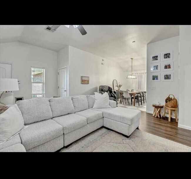 Foto del edificio - 2336 NW 197th St