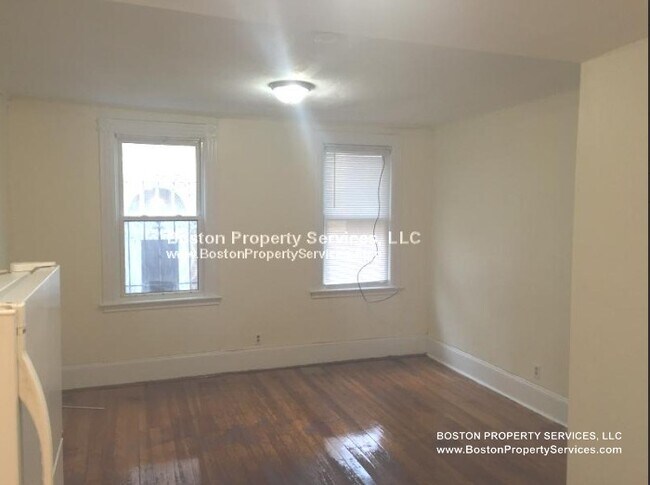 Foto del edificio - 6 Shepherd Ave