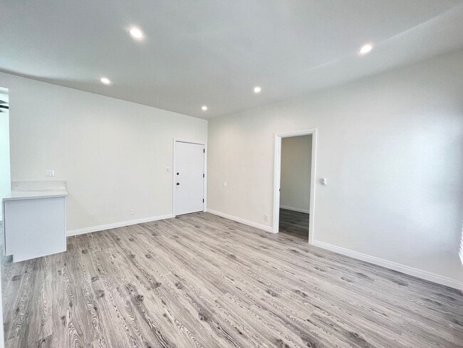Interior Photo - cor400
