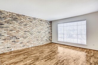 Building Photo - 415 Hawthorne St