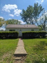 Building Photo - 905 W Columbia Ave