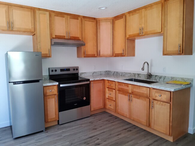 Building Photo - 405 Milray Ct