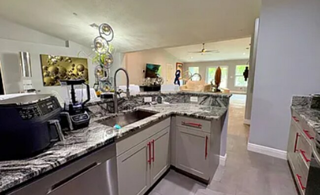 Foto del edificio - 2450 SW Cameo Blvd