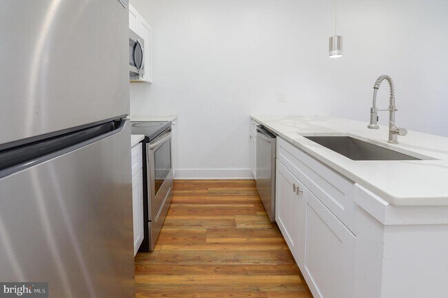 Building Photo - 2940 W Dauphin St