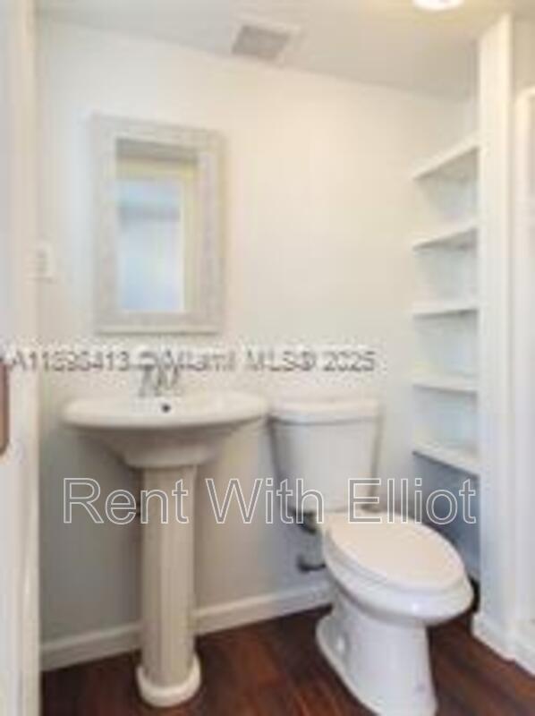 Foto del edificio - 2407 Scott St