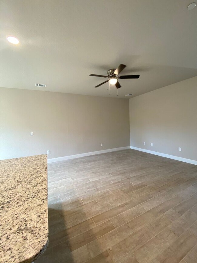 Foto del edificio - Brand NEW townhome in Live Oak!
